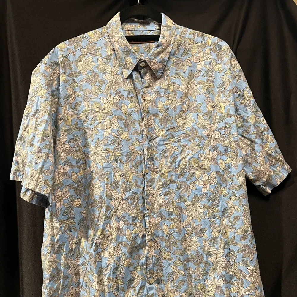 Tori Richard Blue and Tan Floral Hawaiian Shirt - Picture 3 of 8